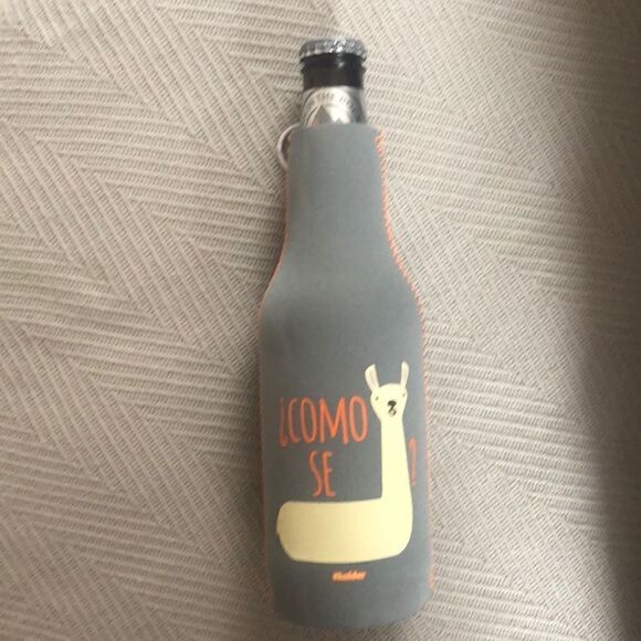 COMO SE LLAMA bottle koozie - Picture 1 of 3